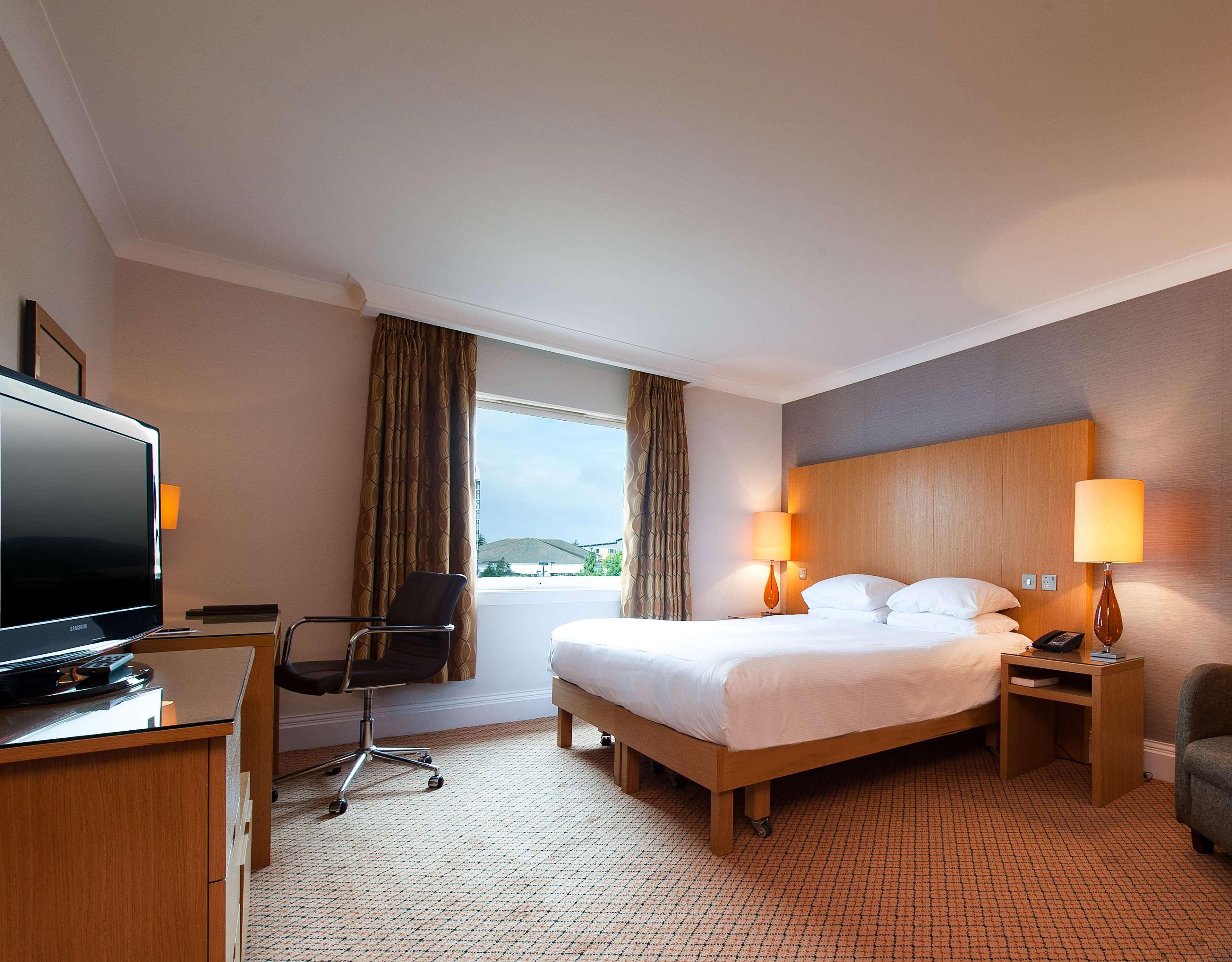Doubletree By Hilton Glasgow Strathclyde Белсхилл Экстерьер фото