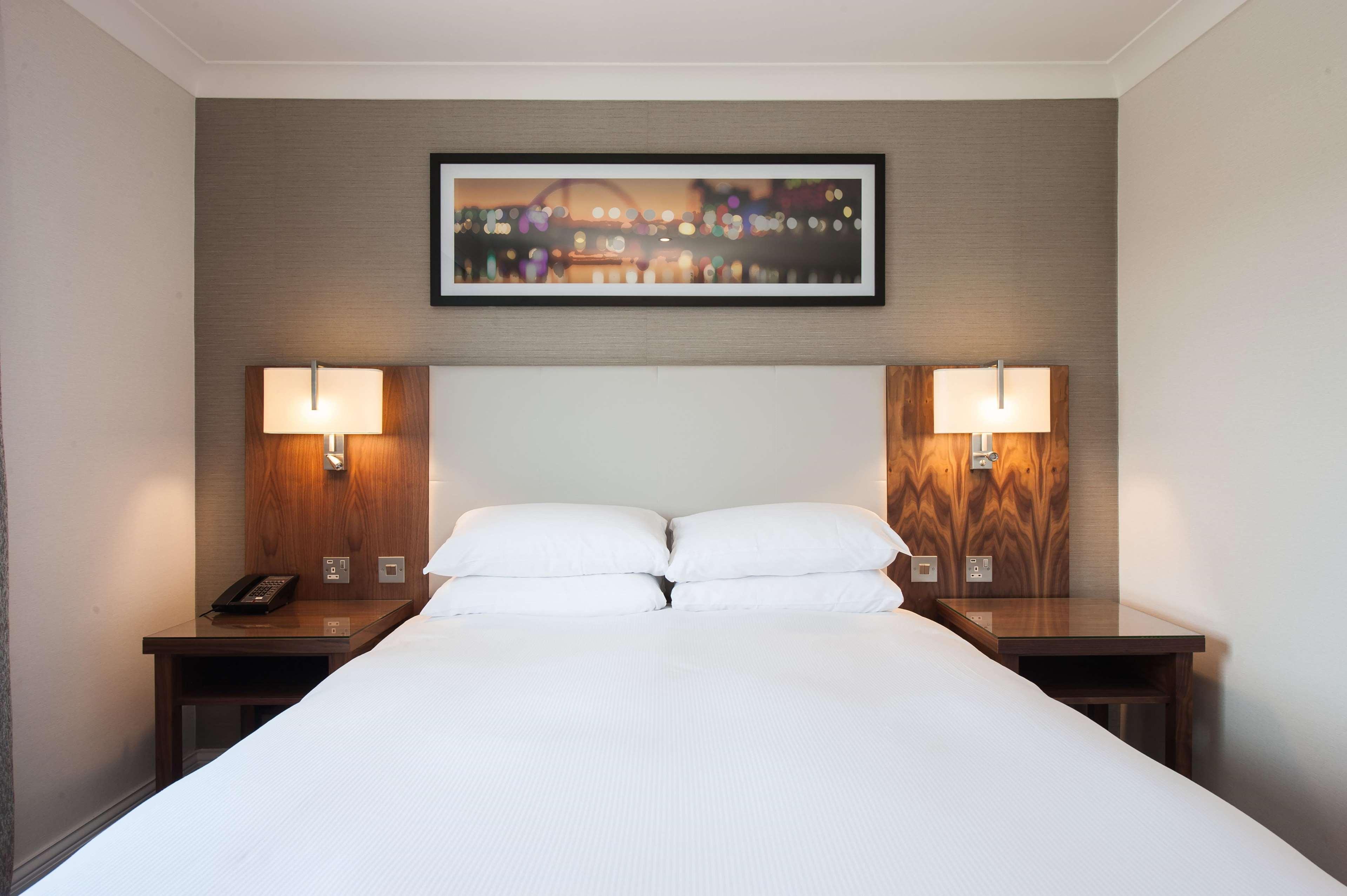 Doubletree By Hilton Glasgow Strathclyde Белсхилл Экстерьер фото