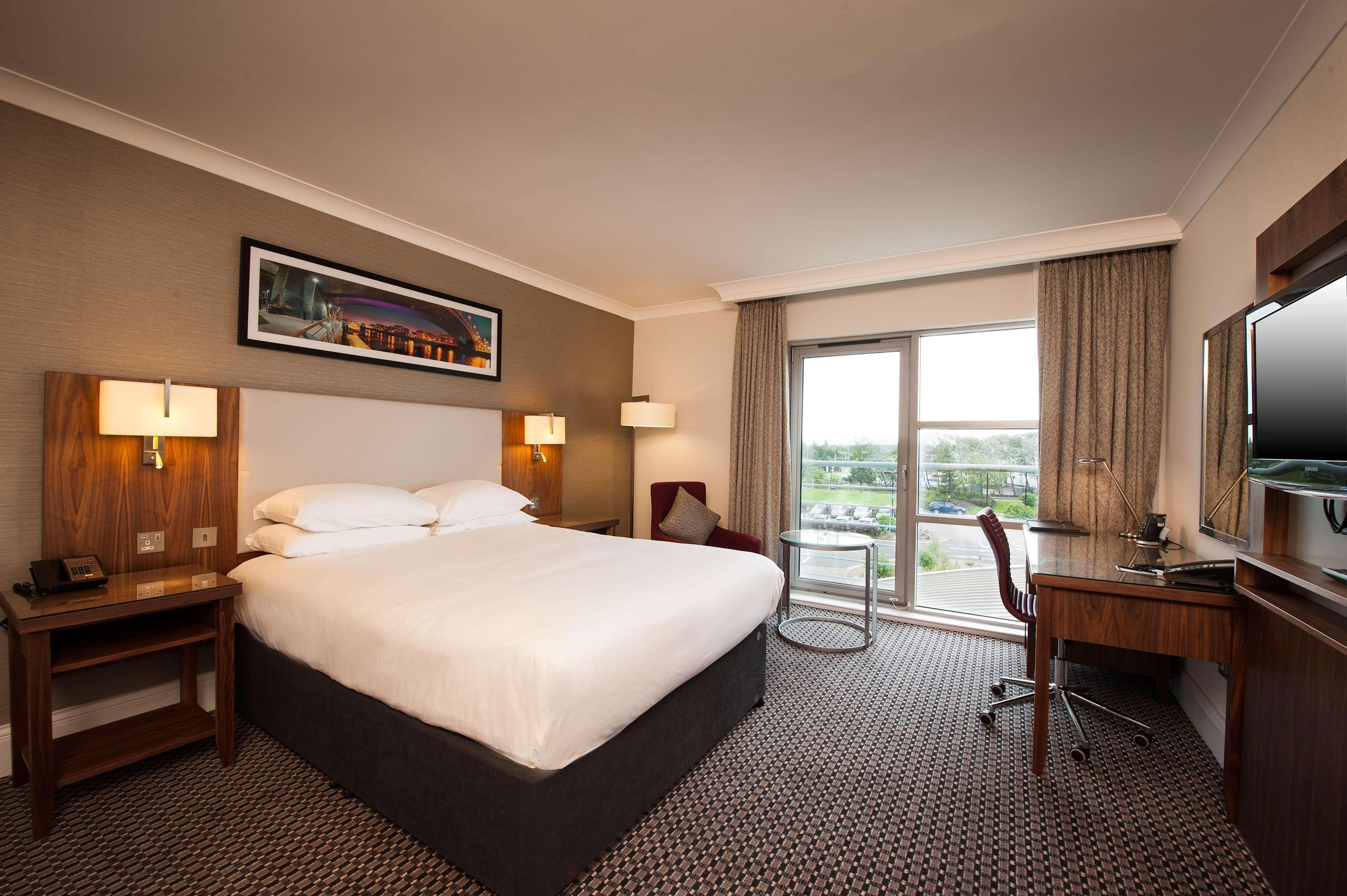 Doubletree By Hilton Glasgow Strathclyde Белсхилл Экстерьер фото