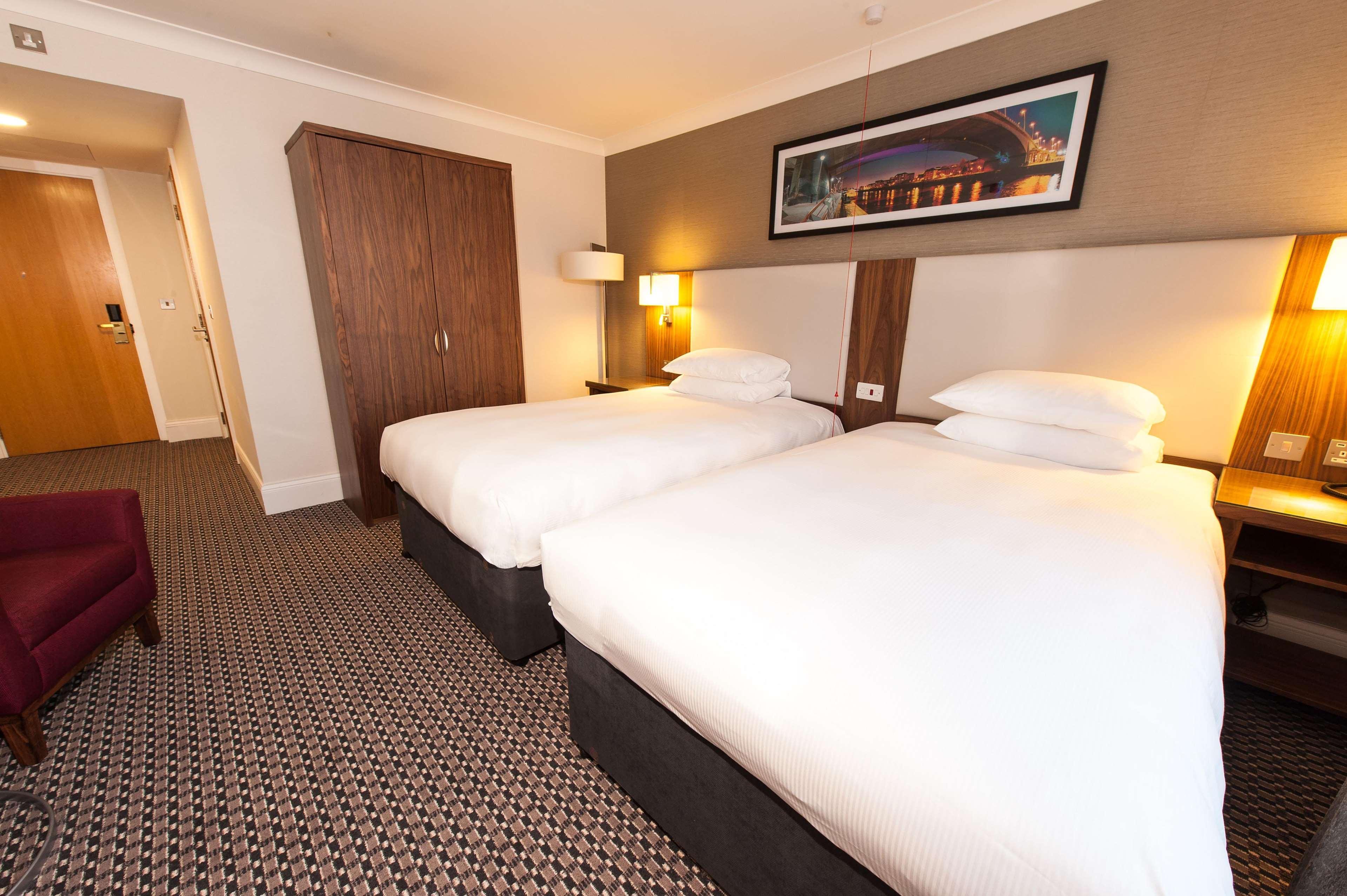 Doubletree By Hilton Glasgow Strathclyde Белсхилл Экстерьер фото