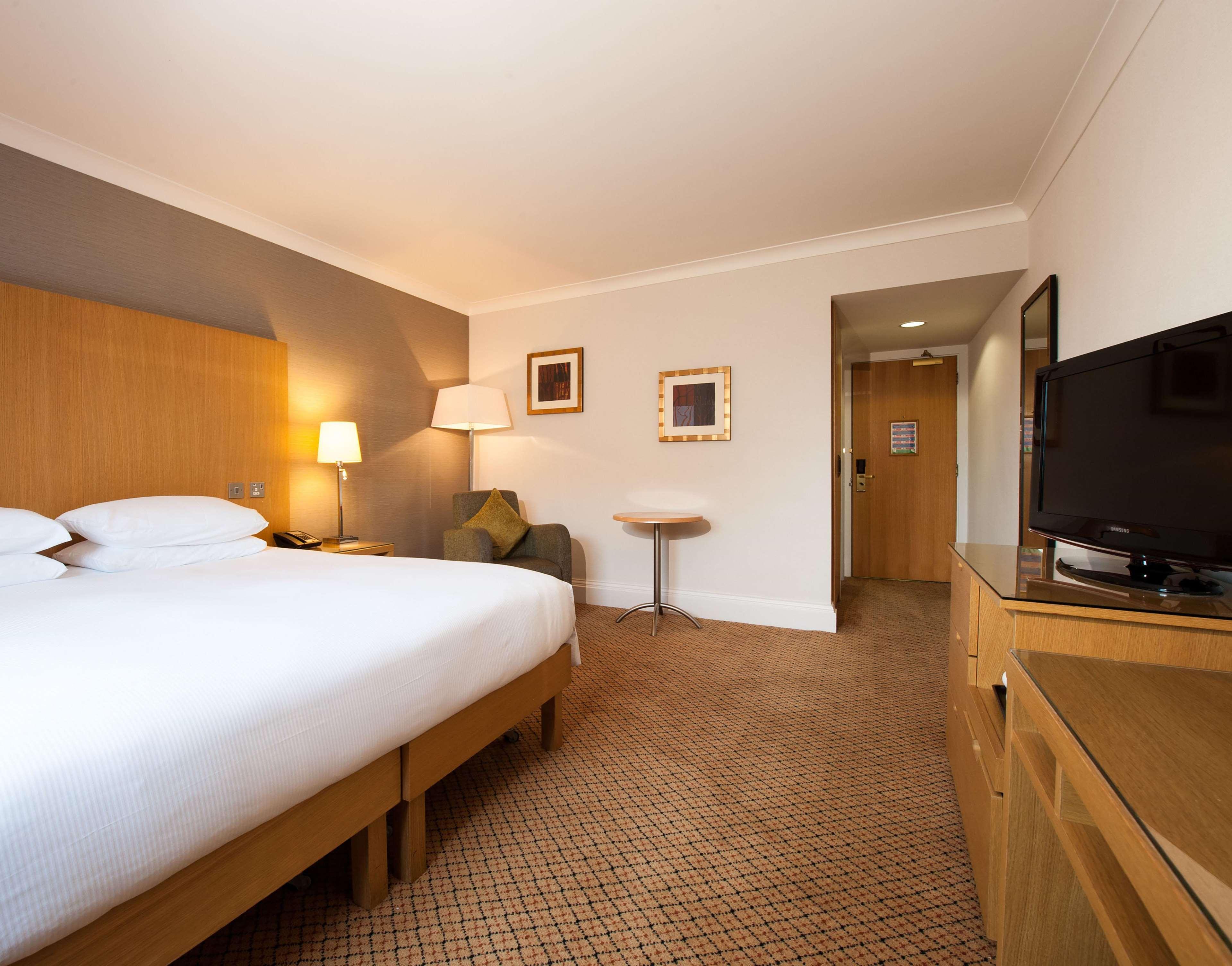 Doubletree By Hilton Glasgow Strathclyde Белсхилл Экстерьер фото