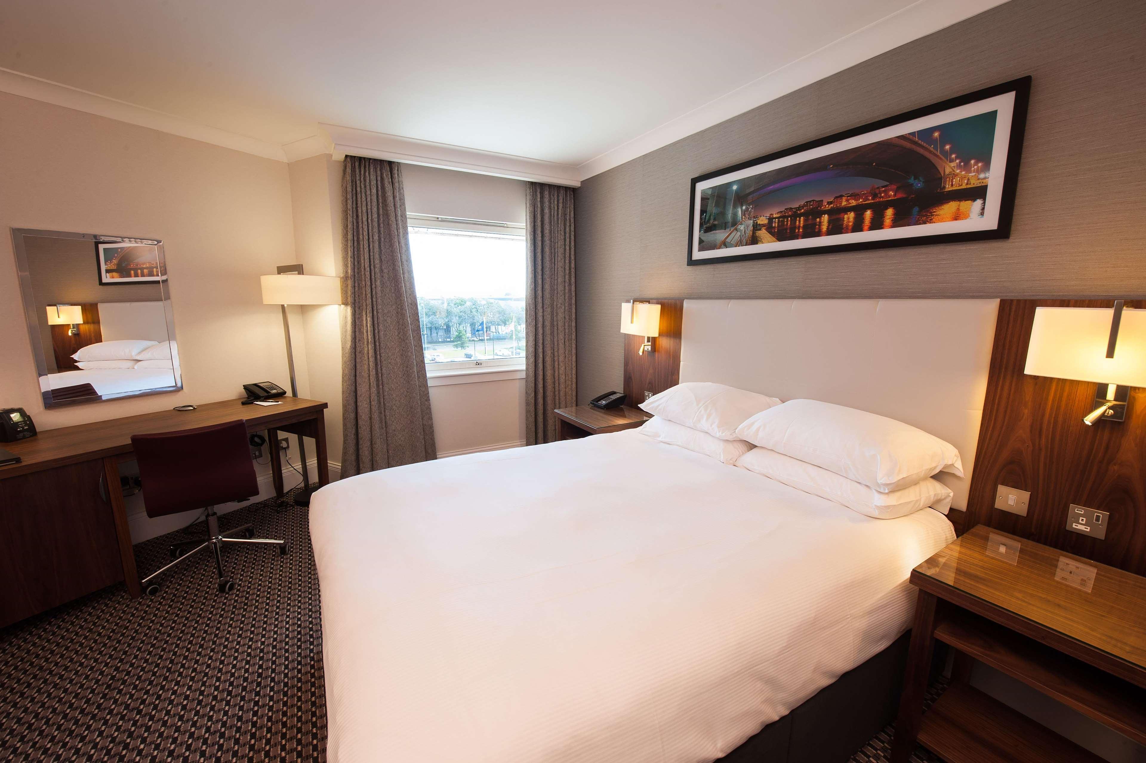 Doubletree By Hilton Glasgow Strathclyde Белсхилл Экстерьер фото