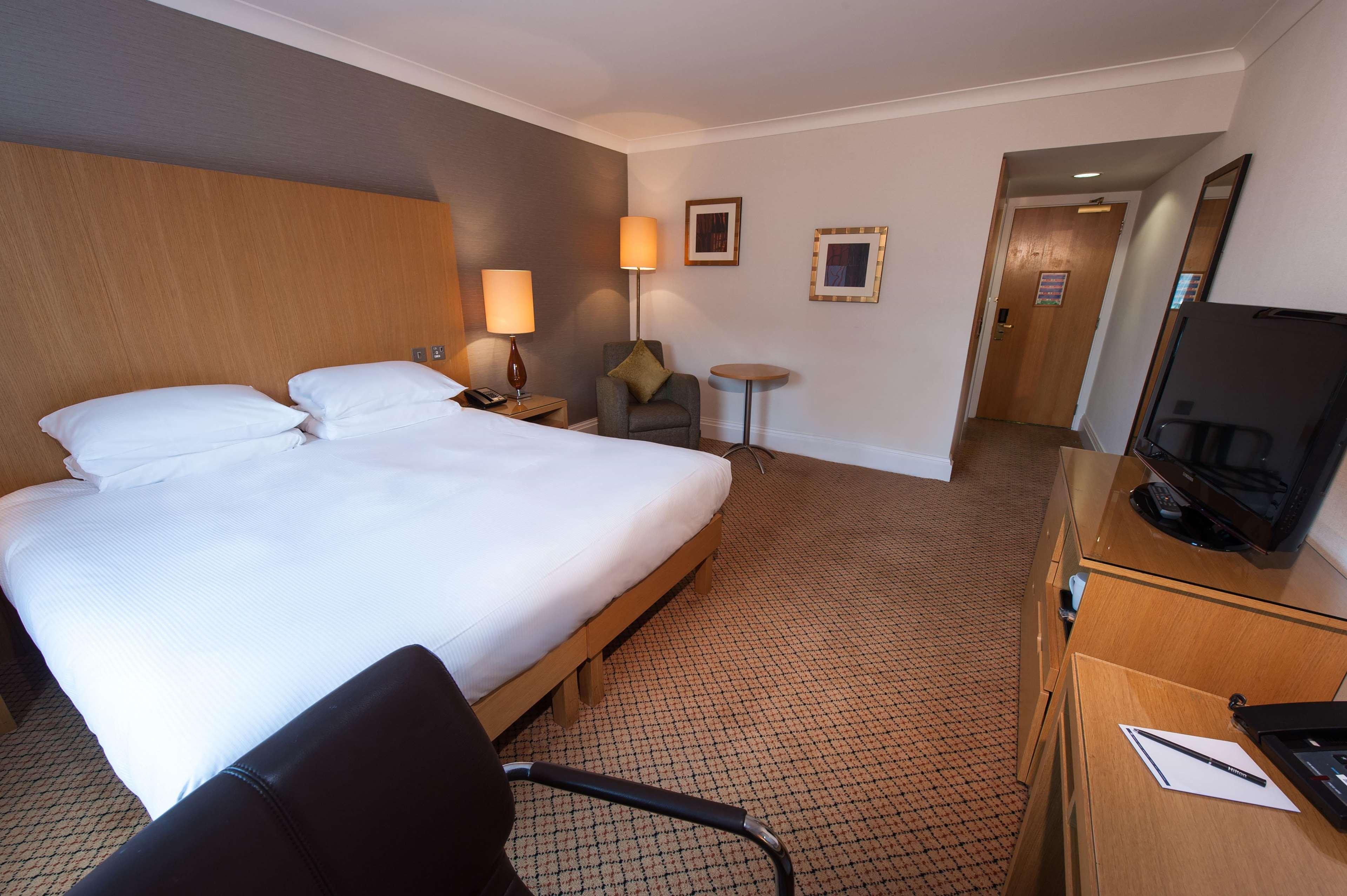 Doubletree By Hilton Glasgow Strathclyde Белсхилл Экстерьер фото