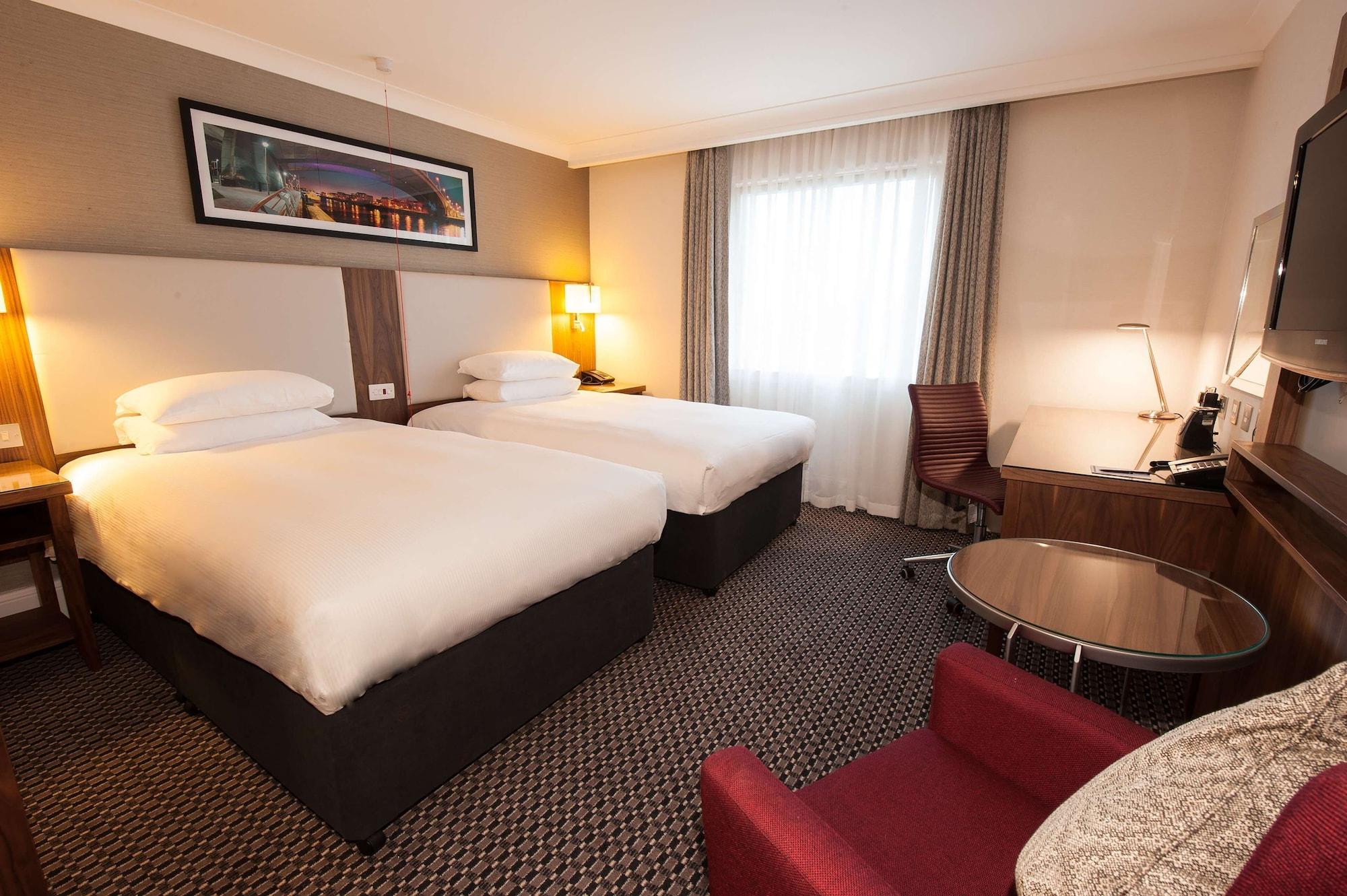 Doubletree By Hilton Glasgow Strathclyde Белсхилл Экстерьер фото
