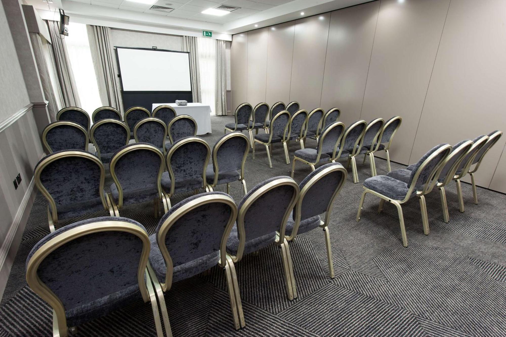 Doubletree By Hilton Glasgow Strathclyde Белсхилл Экстерьер фото
