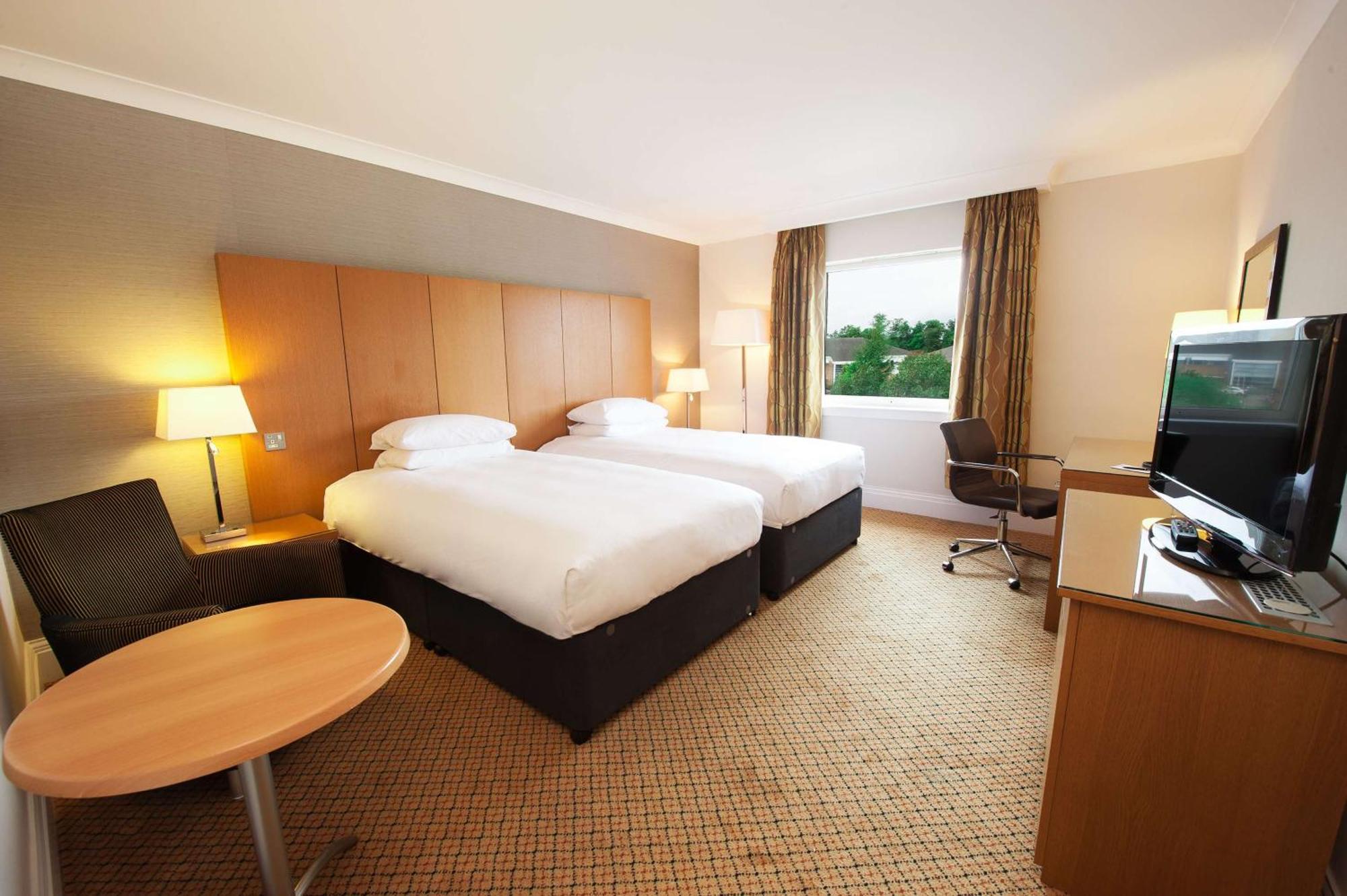 Doubletree By Hilton Glasgow Strathclyde Белсхилл Экстерьер фото