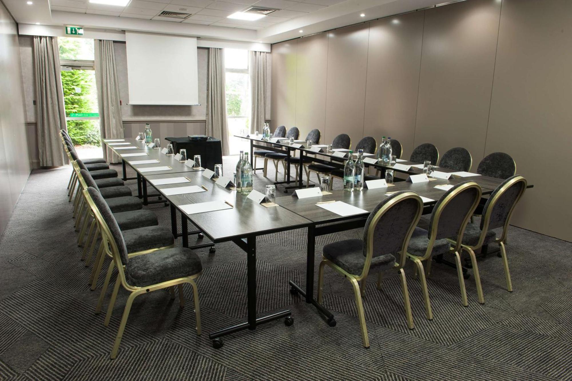 Doubletree By Hilton Glasgow Strathclyde Белсхилл Экстерьер фото