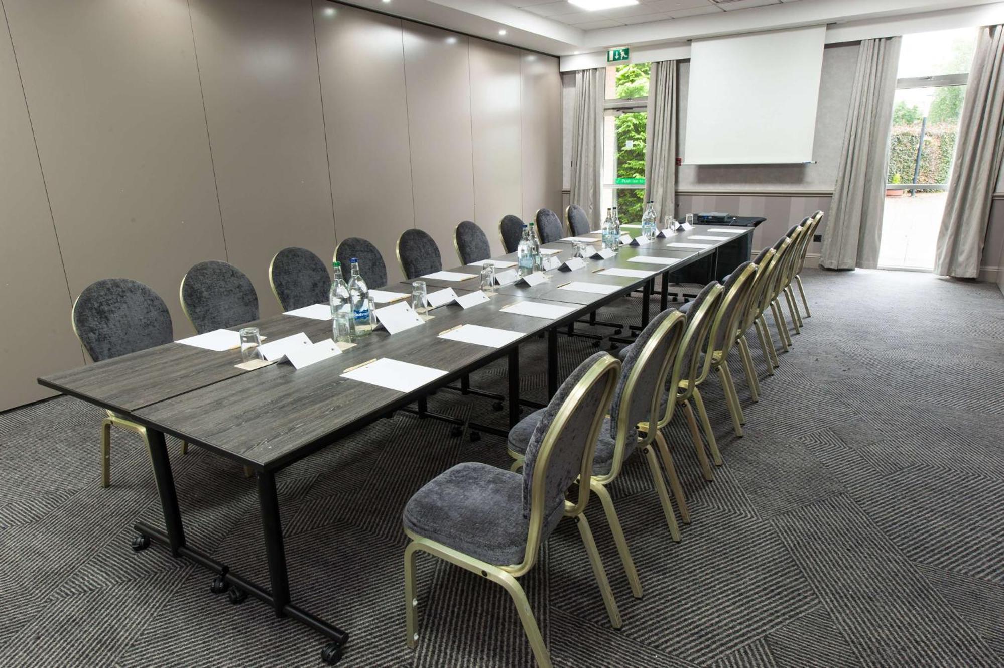 Doubletree By Hilton Glasgow Strathclyde Белсхилл Экстерьер фото