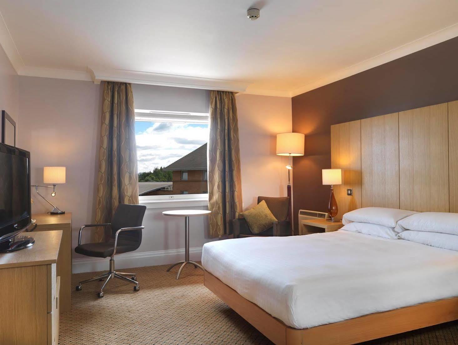 Doubletree By Hilton Glasgow Strathclyde Белсхилл Экстерьер фото